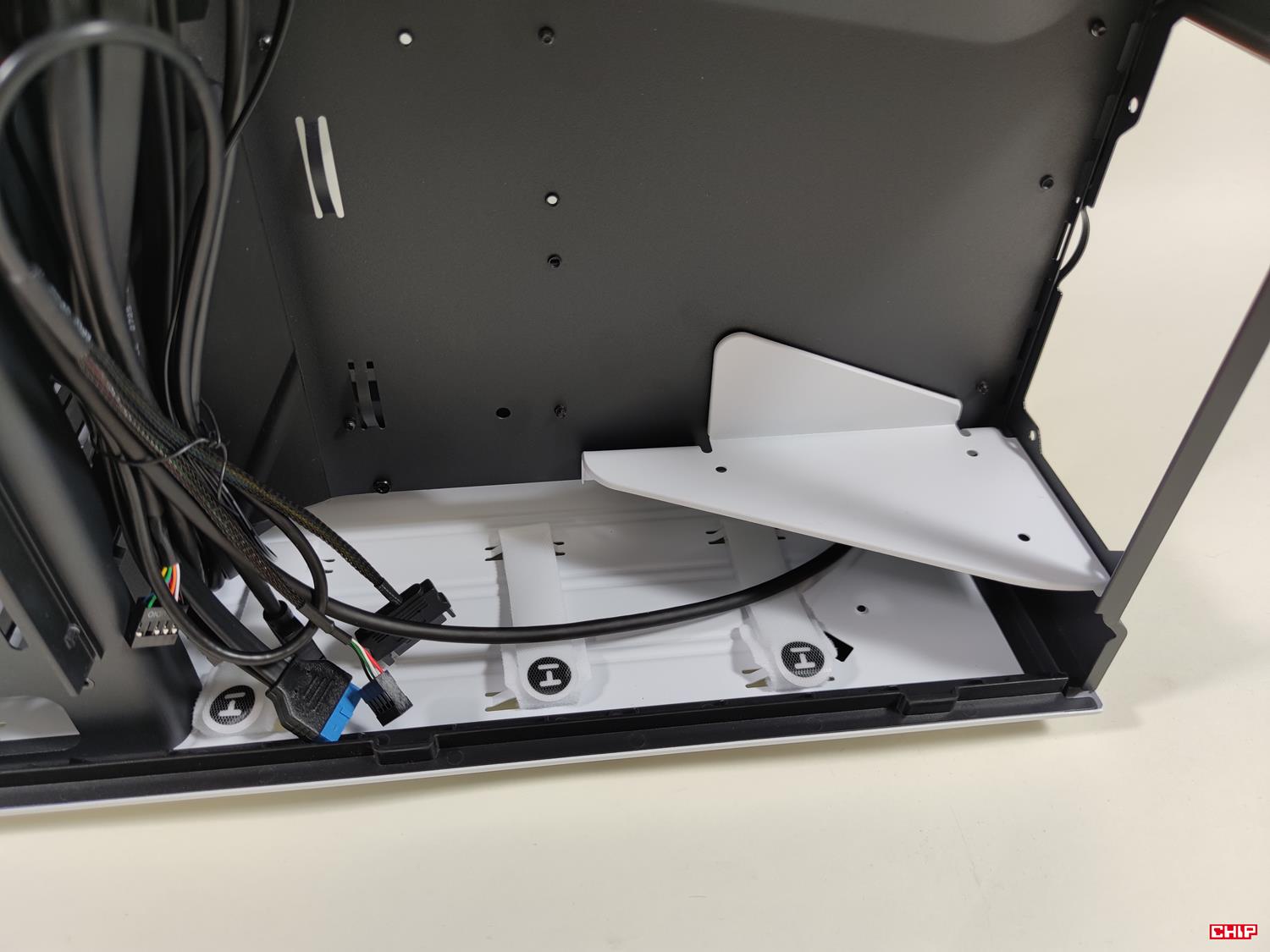 test Hyte Y70 Touch, recenzja Hyte Y70 Touch, opinia Hyte Y70 Touch