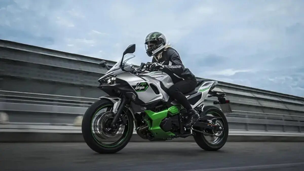 Oto Kawasaki Ninja 7 Hybrid. Świt nowej ery na rynku jednośladów