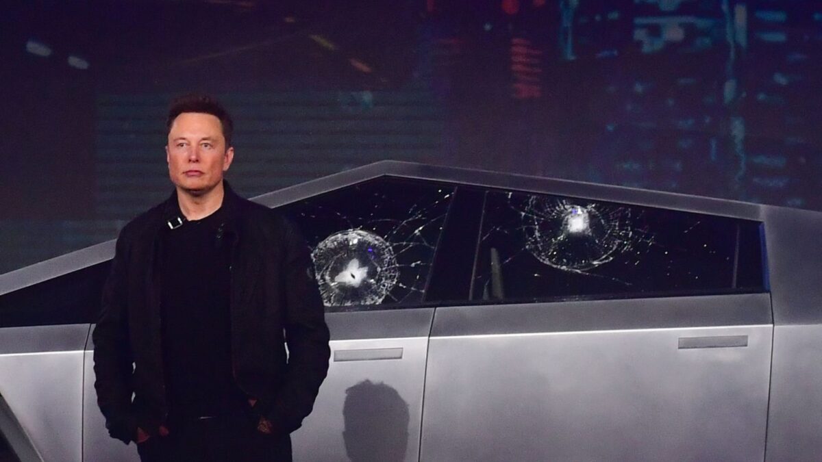 Tesla chce zbawić rynek samochodów. Właśnie oddała za darmo tajemnicę Cybertrucka