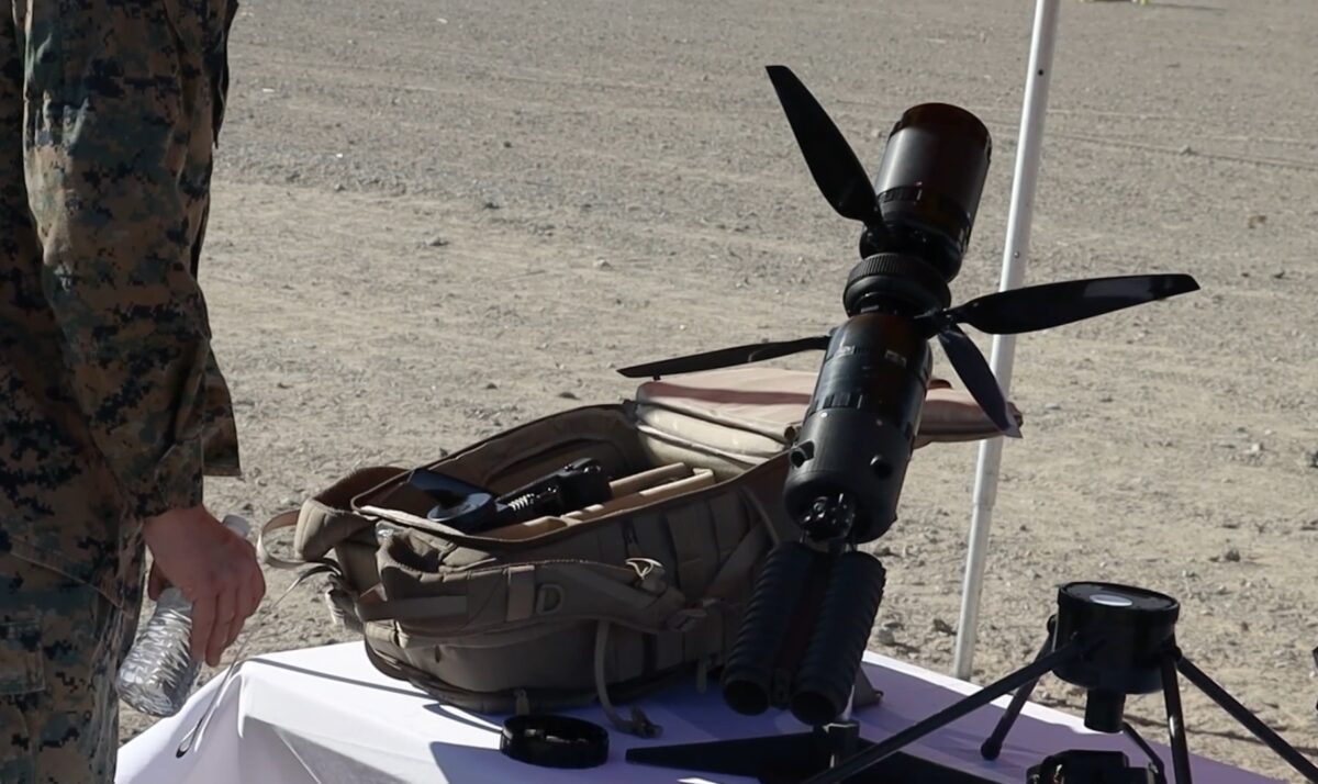 Ten unikalny dron bojowy wygląda jak wielka puszka ze śmigłami, ale wojskowi i tak się nim zachwycają
