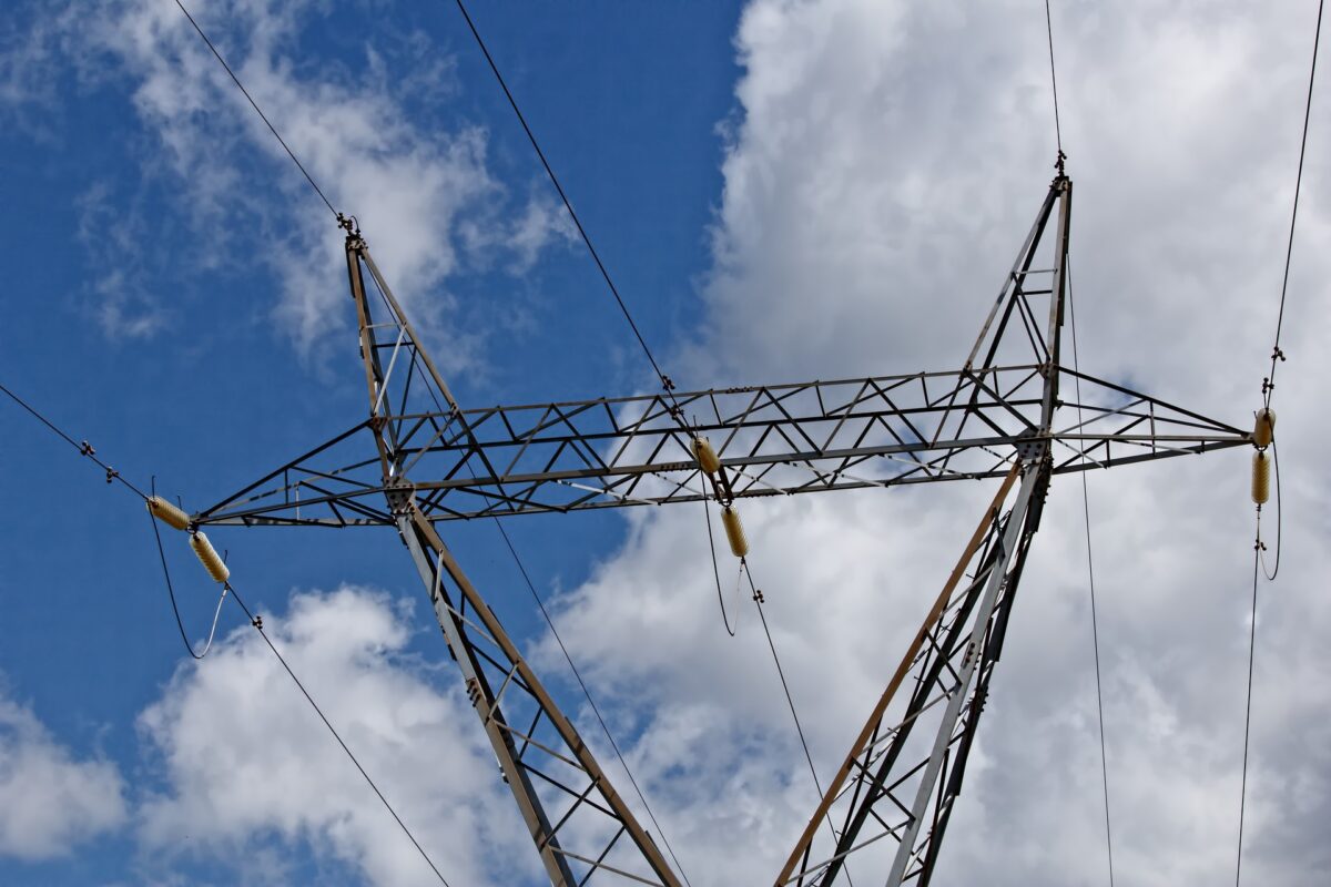 Możemy z dnia na dzień wrócić do średniowiecza. Paradoksalnie pomoże nam w tym elektryfikacja