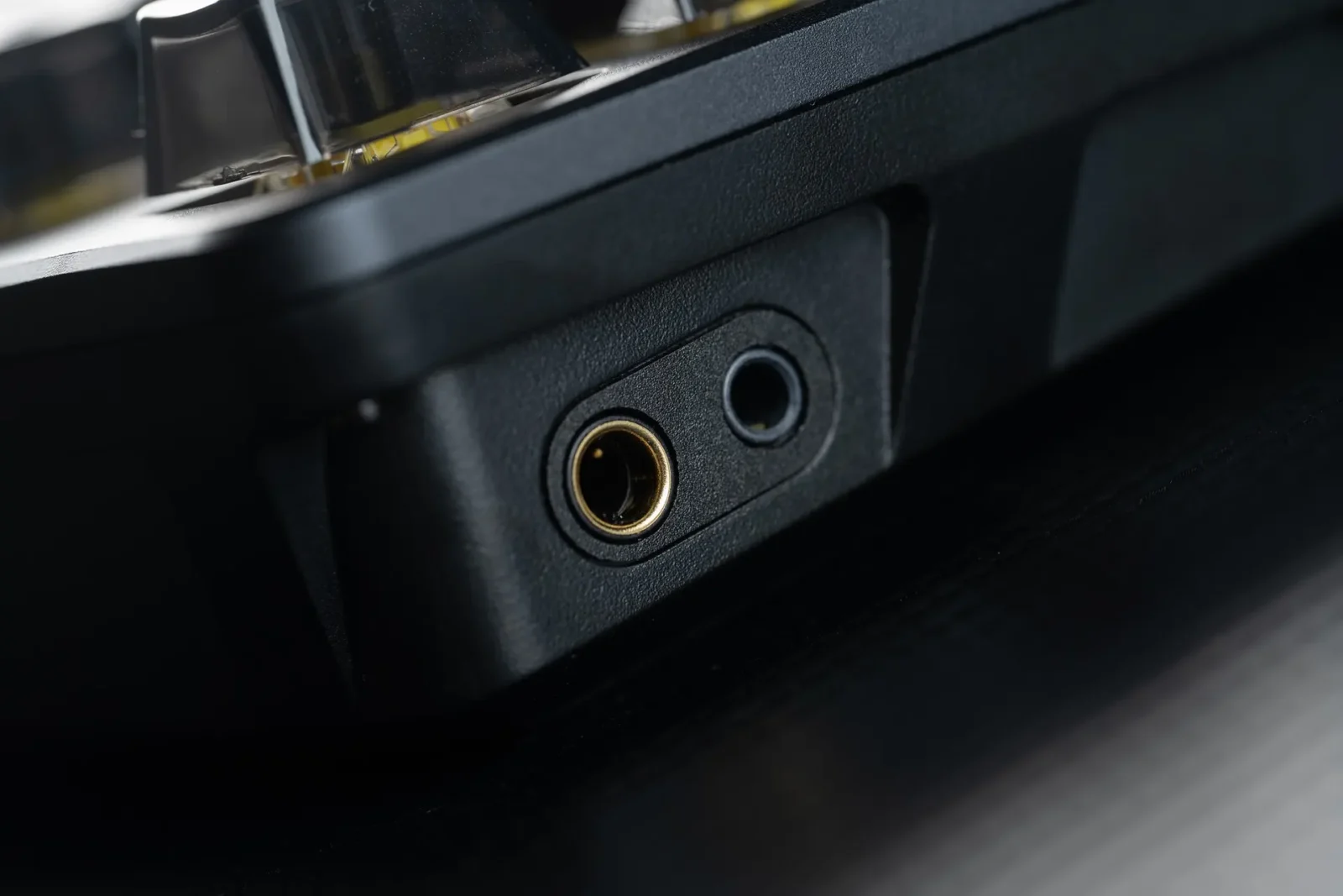 Fiio KB3 - wejścia 3,5 oraz 4,4 mm