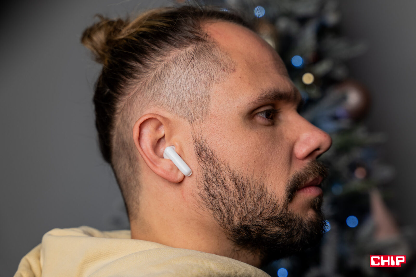 OPPO Enco Air3 w uchu Konrada