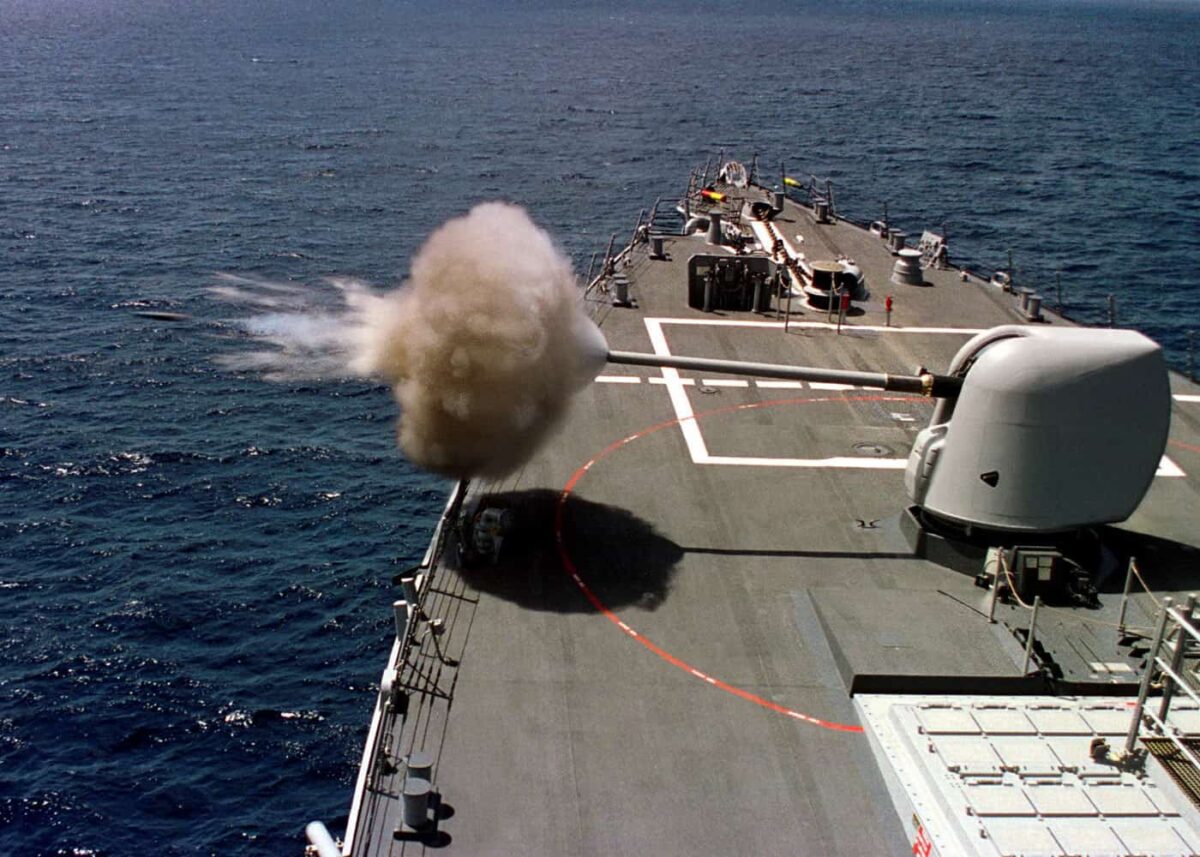 Nowa broń dla amerykańskich okrętów potrzebna na wczoraj. Tak marynarka USA chce je chronić