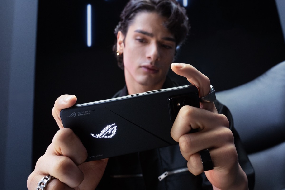 Asus ROG Phone 8 zadebiutował. Jest cieńszy, lżejszy i jeszcze wytrzymalszy od poprzednika