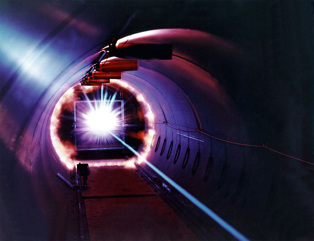 ZEUS wyemitował najsilniejszą wiązkę w historii. To najsilniejszy laser w Stanach Zjednoczonych