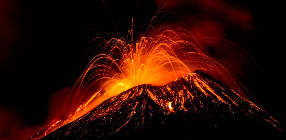 Badania na temat marsjańskiego wulkanizmu przyniosły niespodziewane rezultaty. Czego dowiedzieli się ich autorzy?