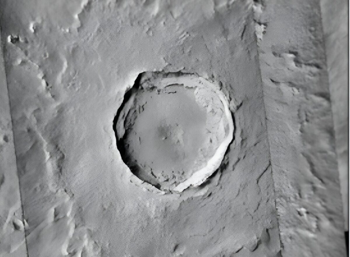 W Marsa uderzyło coś ogromnego. Tak powstały 2 miliardy kraterów