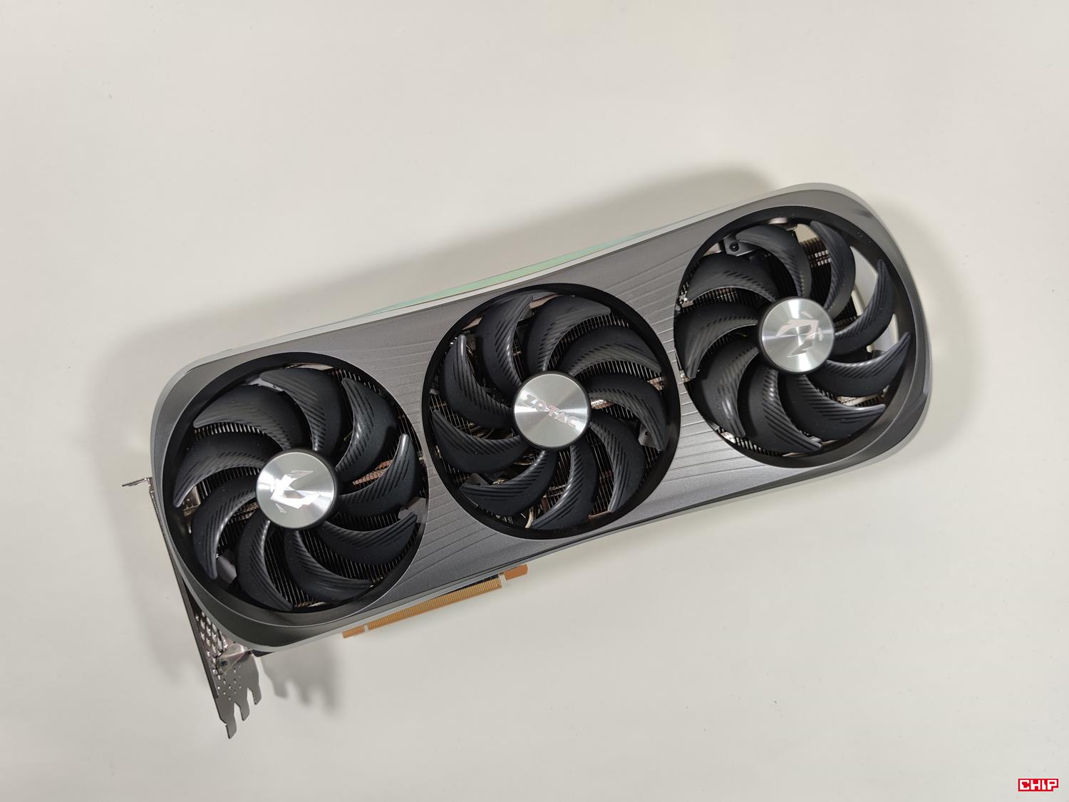 test ZOTAC GeForce RTX 4080 SUPER AMP Extreme AIRO, recenzja ZOTAC GeForce RTX 4080 SUPER AMP Extreme AIRO, opinia ZOTAC GeForce RTX 4080 SUPER AMP Extreme AIRO