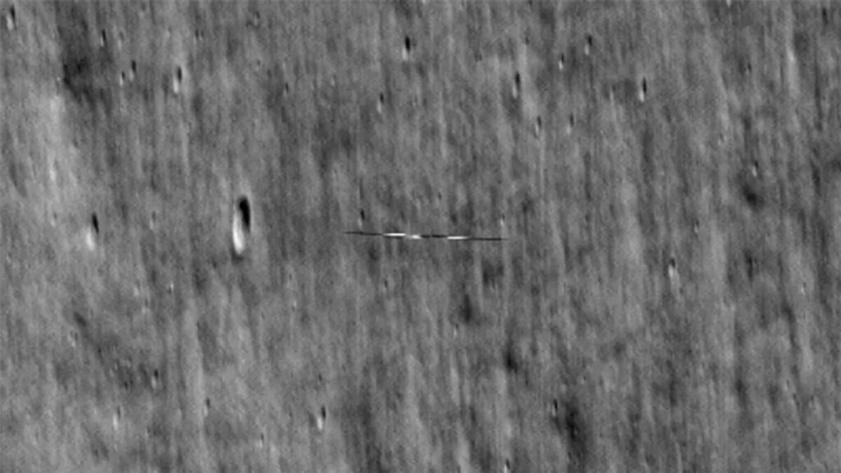 Tajemniczy statek zaobserwowany obok Księżyca. NASA zabrała głos w sprawie