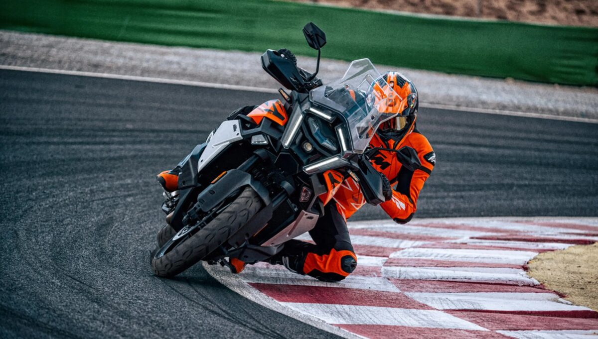 KTM pokazał 1390 Super Adventure S Evo 2025. Tak wygląda rewolucja w motocyklach turystycznych