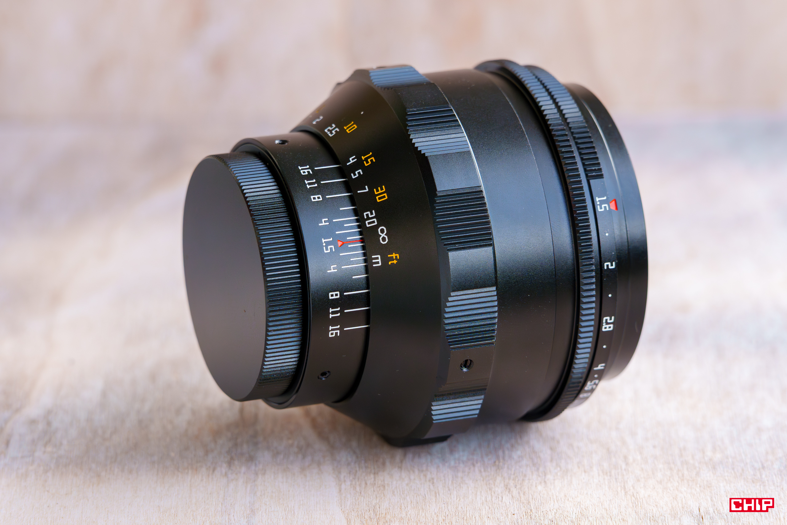 TTArtisan 75 mm f/1.5 Biotar Replica