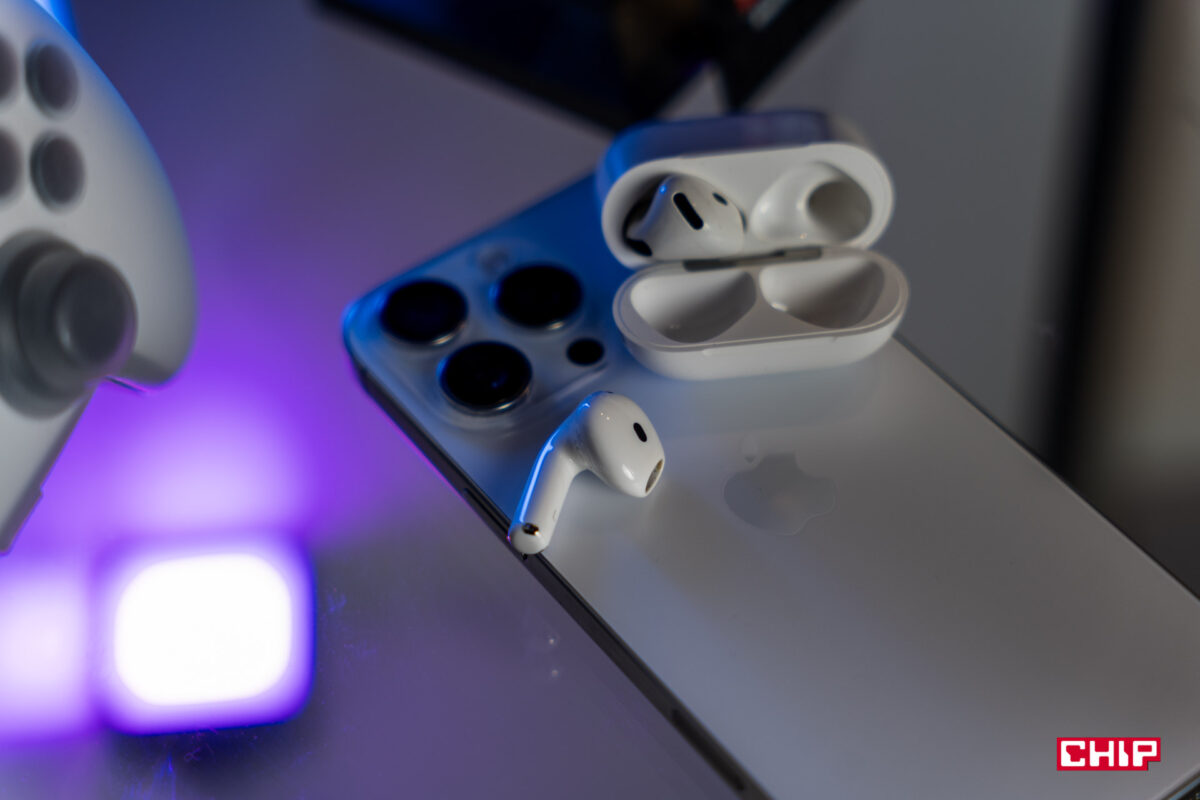 Recenzja AirPods 4. Tylko jedna wersja jest warta uwagi