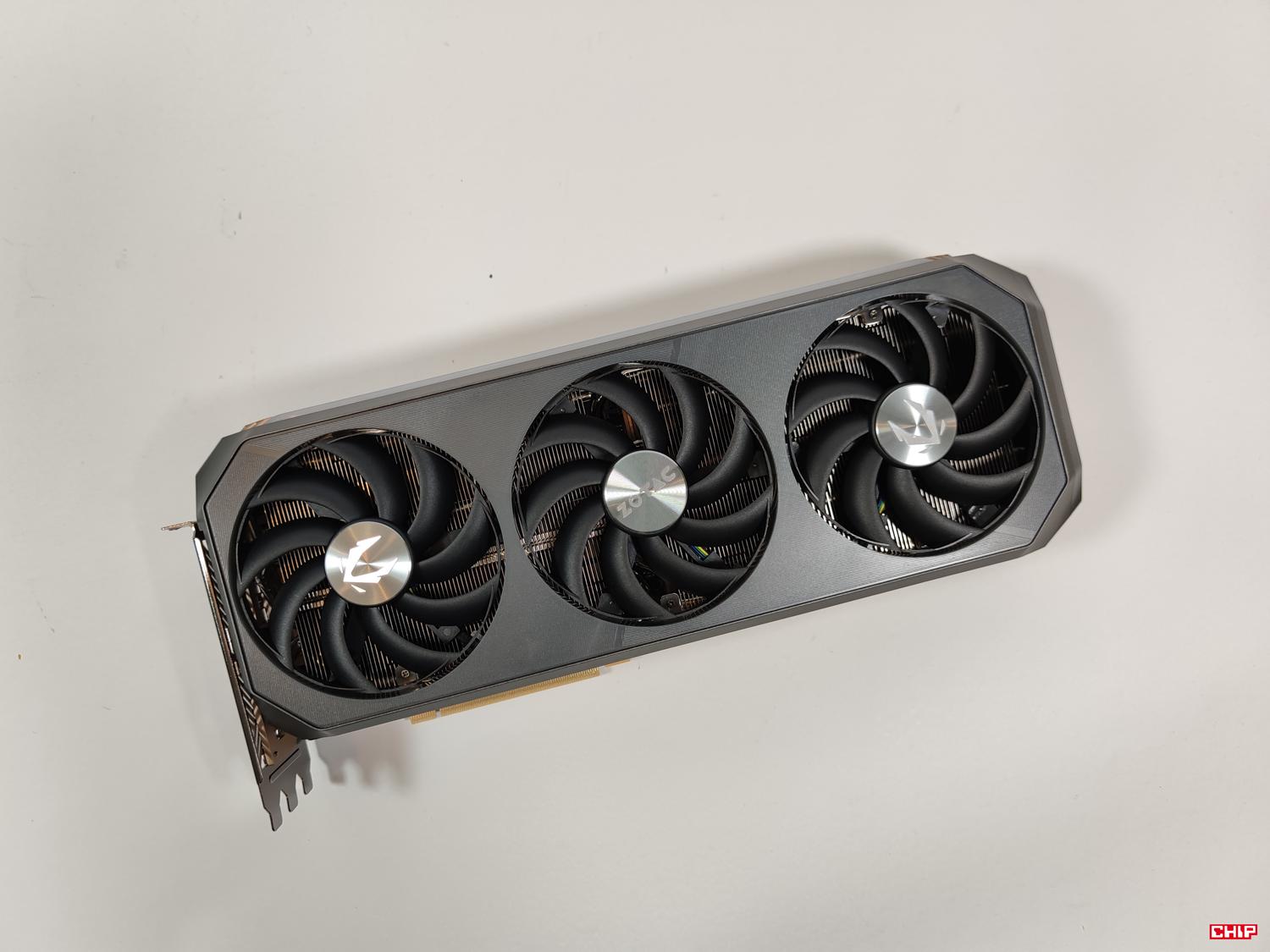 test ZOTAC GeForce RTX 5080 AMP Extreme Infinity, recenzja ZOTAC GeForce RTX 5080 AMP Extreme Infinity, opinia ZOTAC GeForce RTX 5080 AMP Extreme Infinity