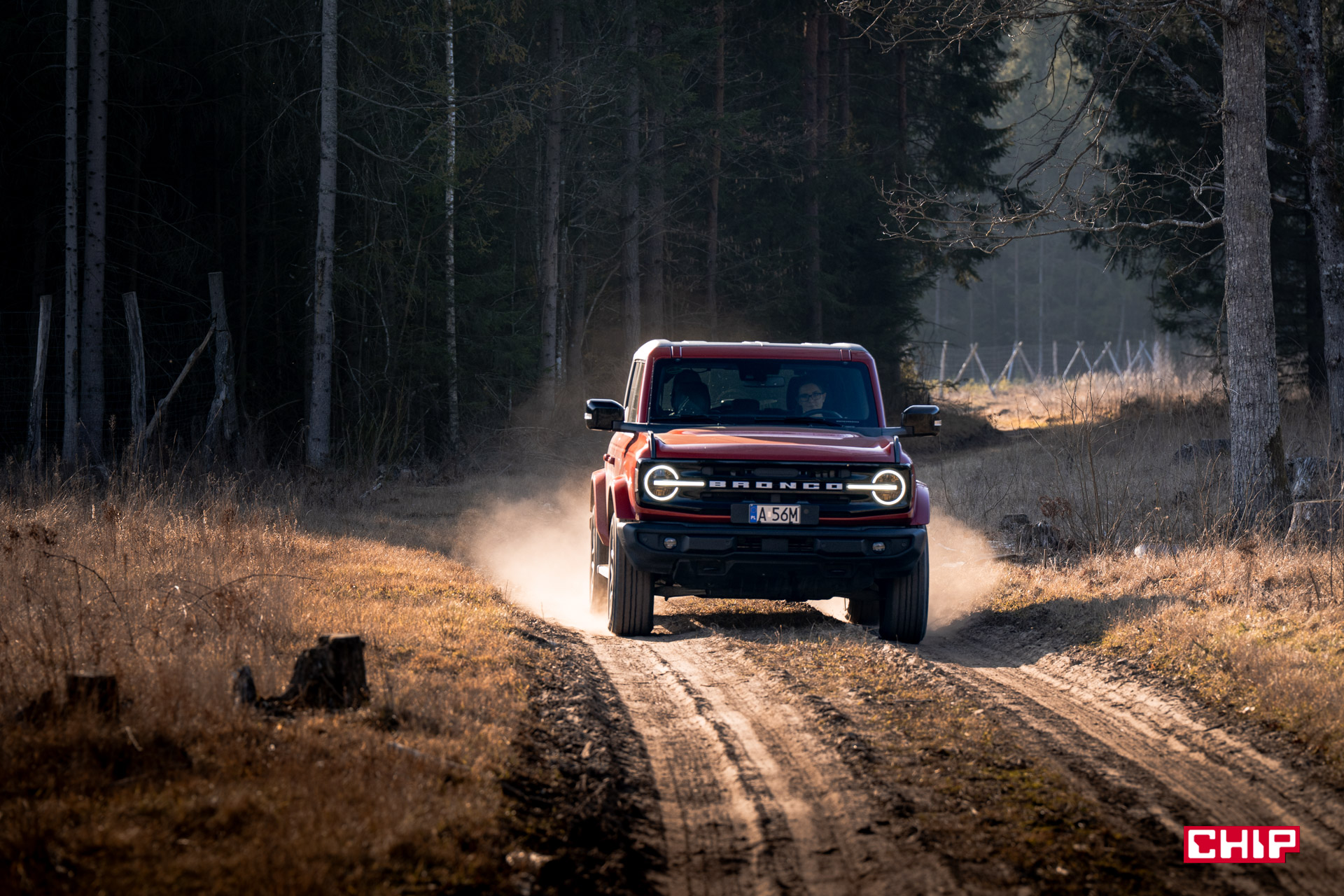 Test Ford Bronco Outer Banks – czy da się wyciągnąć ogra z bagna na autostradę?