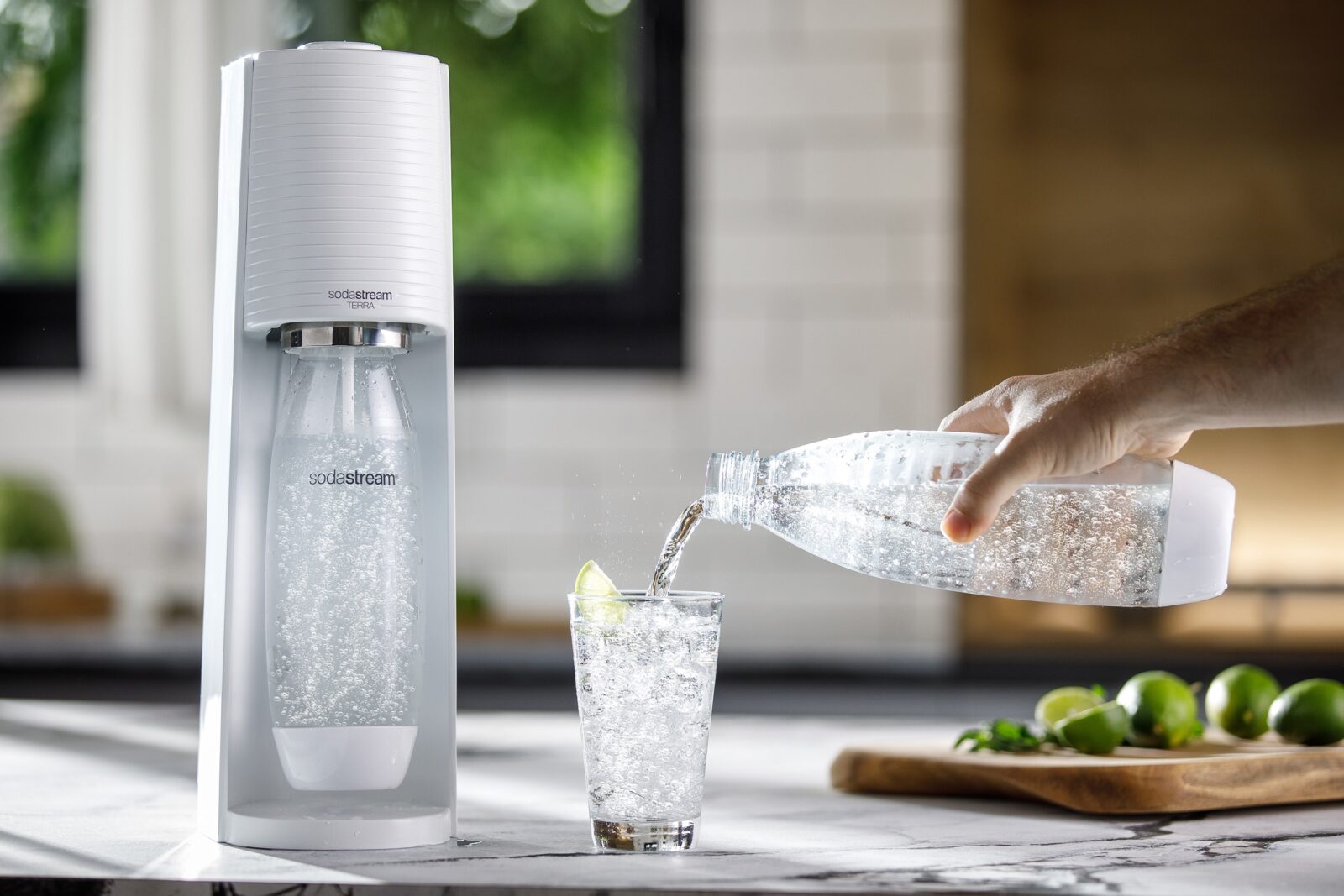 Saturator SodaStream w pakiecie z akcesoriami na promocji w Konesso