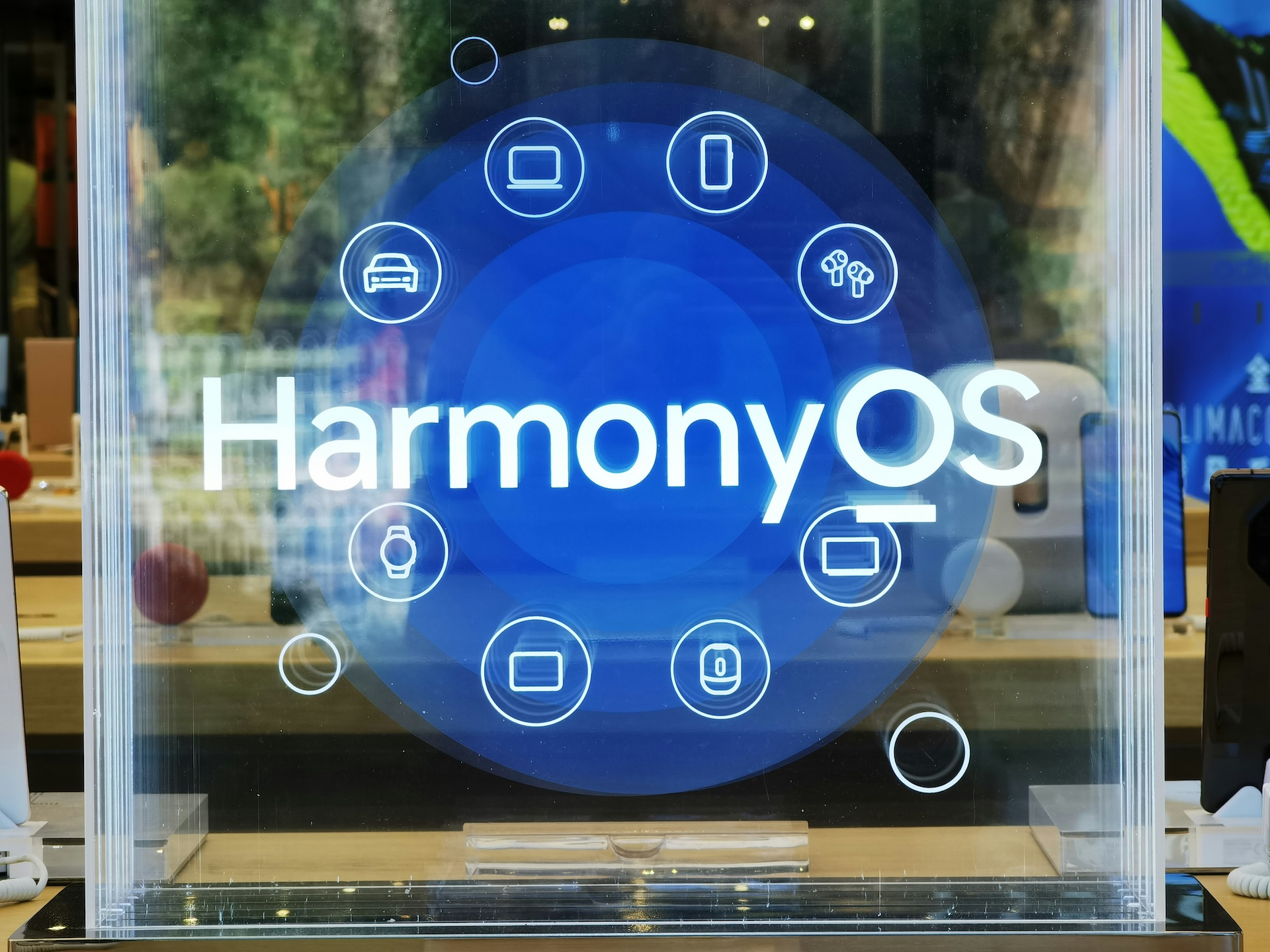 Huawei porzuca Windows. HarmonyOS zastąpi system operacyjny Microsoftu na laptopach