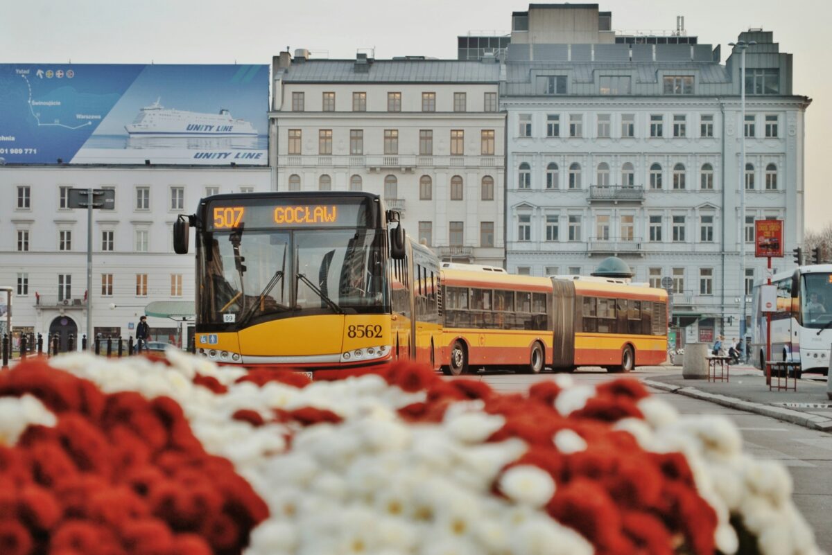 Revolut i komunikacja miejska w Polsce zapałały do siebie miłością