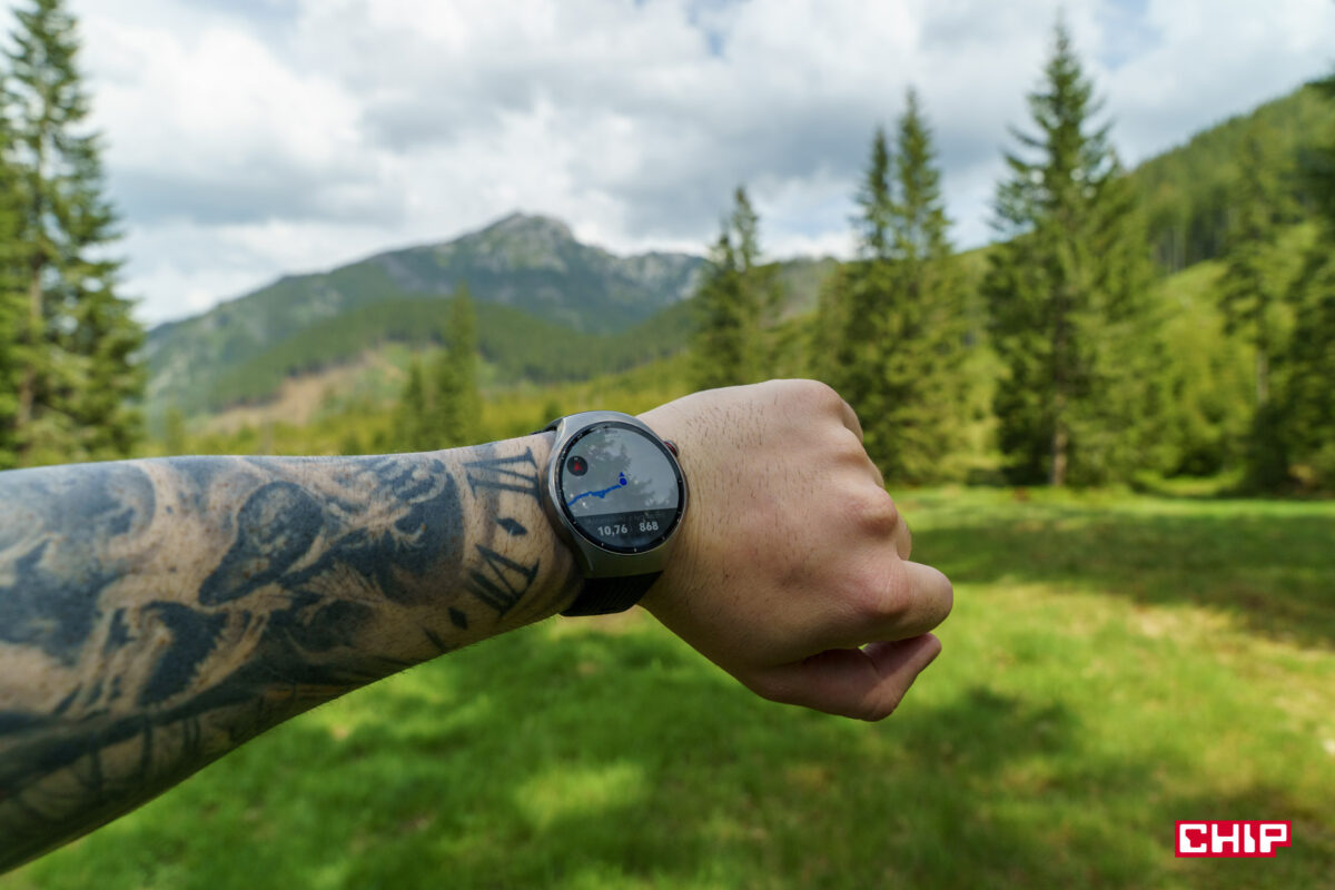 Smartwatch w górach – fanaberia czy przydatne narzędzie?