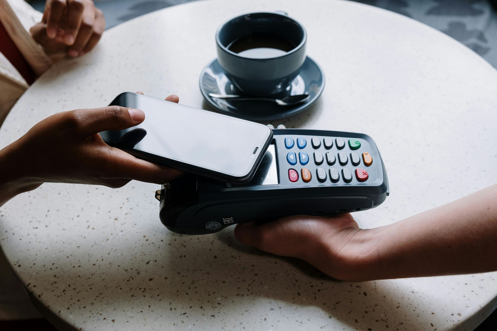 NFC Release 15 z istotną zmianą, która oddali nas od siebie. Tak o 1,5 centymetra