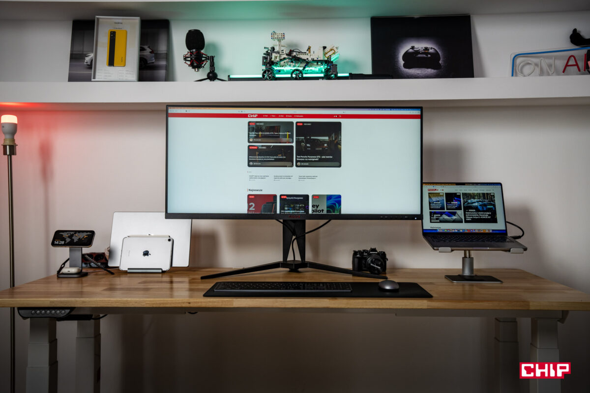 Zamieniłem MacBooka w komputer stacjonarny. Wystarczyła transformacja biurka