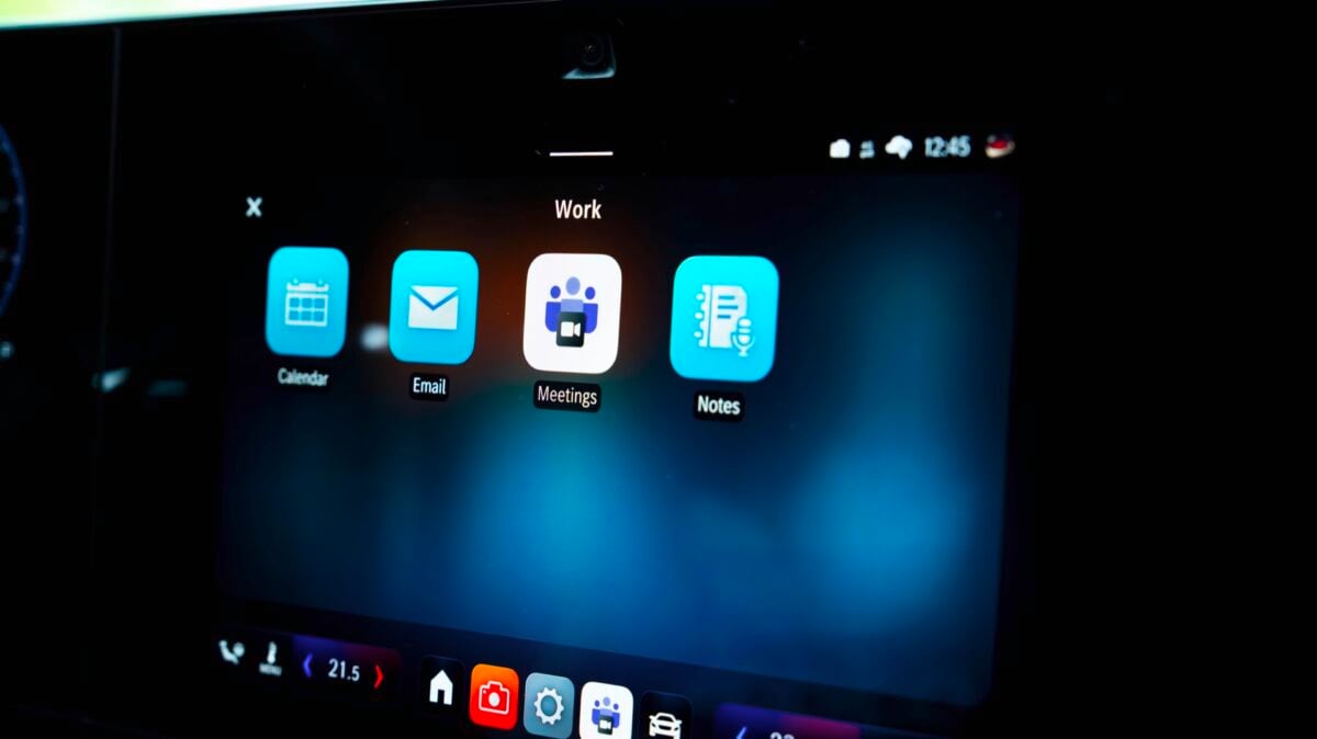Mercedes umożliwia rozmowy wideo przez Microsoft Teams podczas jazdy. Pierwszy taki system na świecie