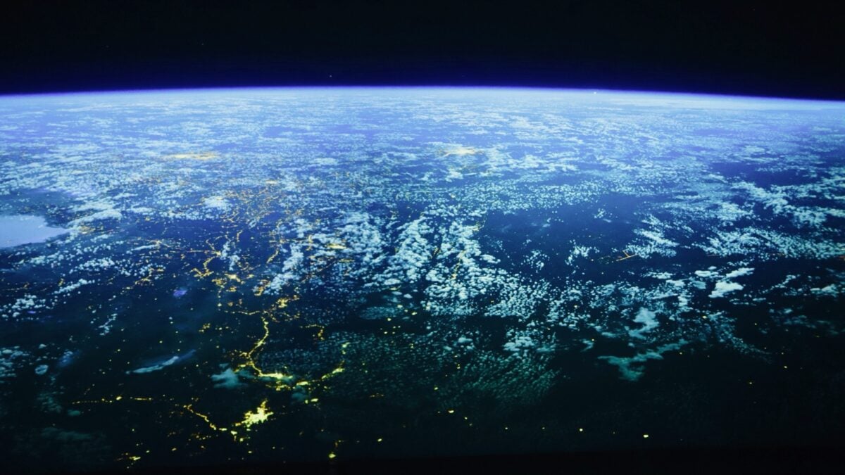 Astronauta NASA pokazuje, jak działa odkurzacz na orbicie. Sprzątanie w kosmosie to wyzwanie