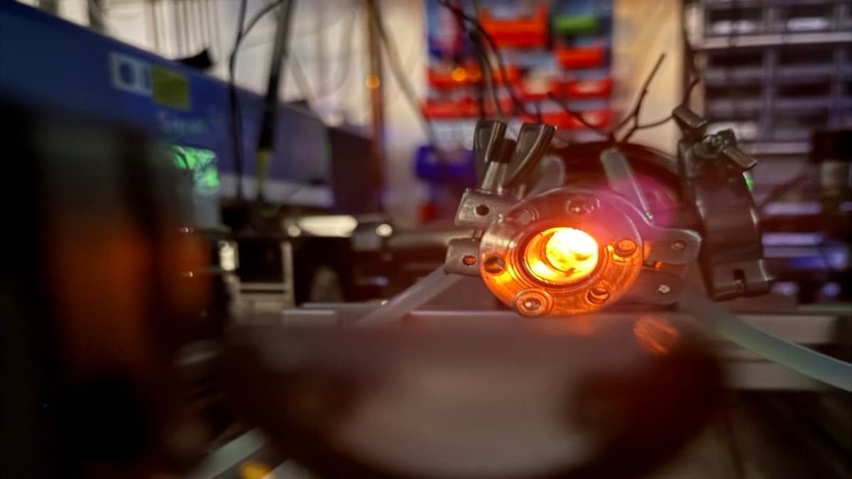 Nieznane właściwości samaru. Nowa technika laserowa otwiera niezwykłe możliwości badawcze