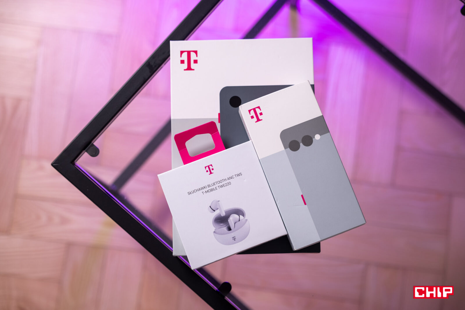 T phone 3 T tablet 2 pudełko