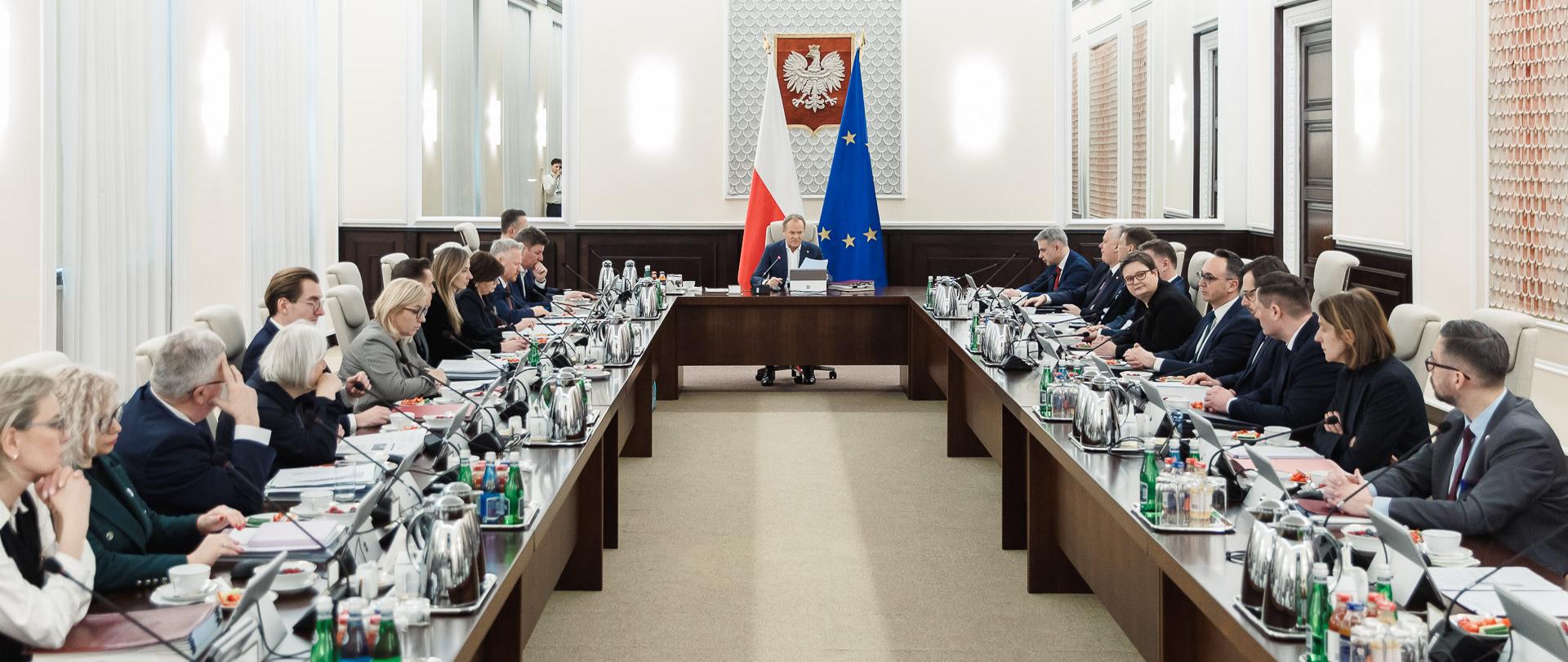 Rada Ministrów przyjęła projekt ustawy wprowadzający Akt o usługach cyfrowych. Nadchodzi koniec bezkarności w sieci