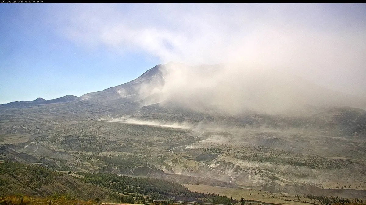 Tajemnicza mgła nad najbardziej niebezpiecznym wulkanem USA. Czy powtórzy się erupcja z 1980 roku?