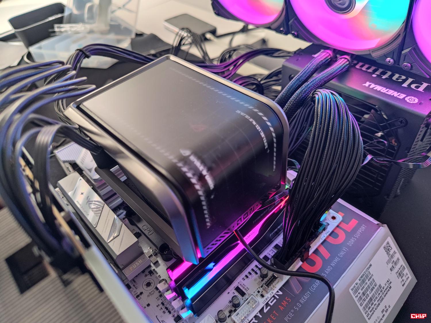 wygląd Asus ROG Ryuo IV SLC 360 ARGB