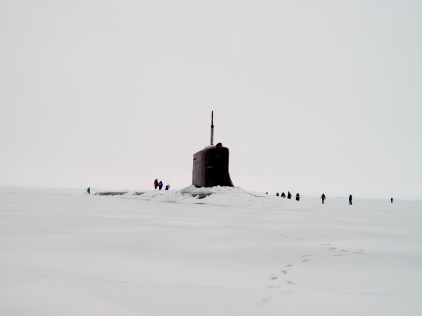 Kiosk USS Connecticut typu Seawolf po przebiciu pokrywy lodowej