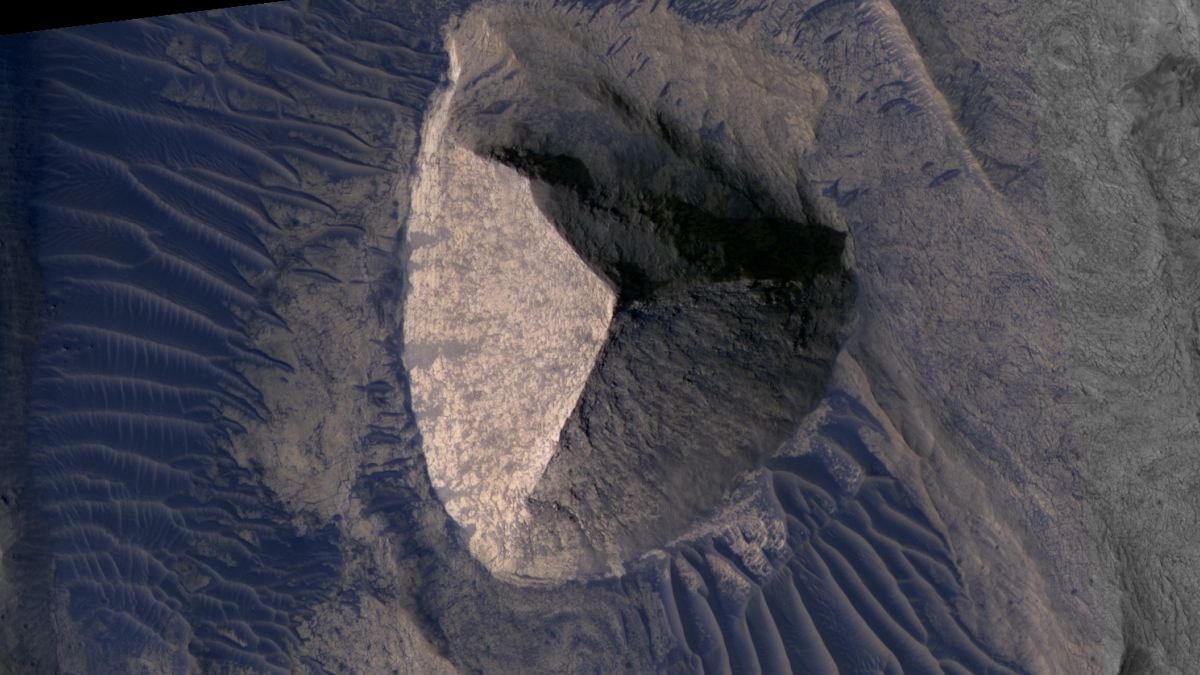 Internauci dostrzegli piramidę na Marsie. Rozgorzała wielka dyskusja o obcych na Czerwonej Planecie