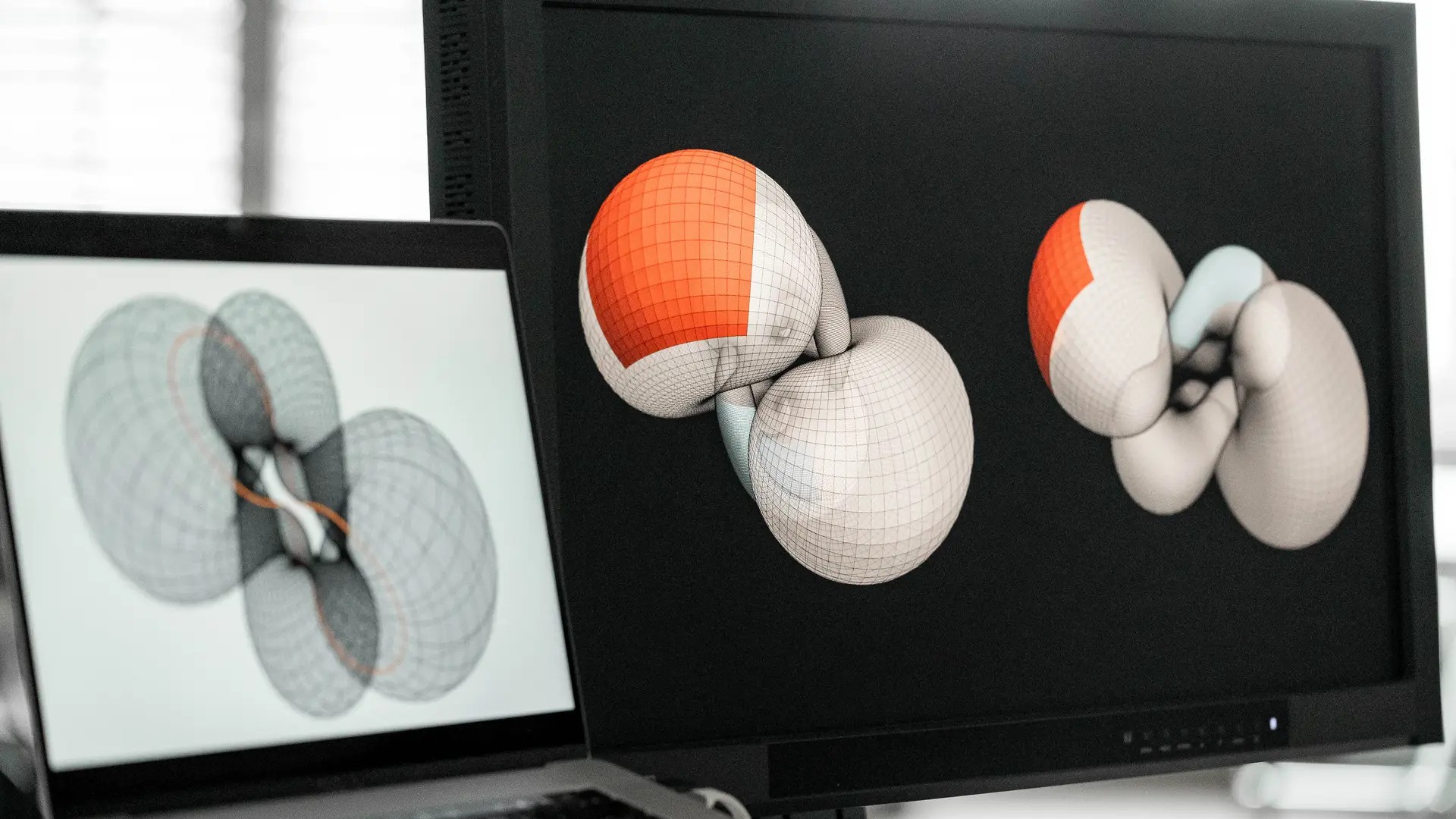 Obwarzanek uratował matematyków. Tak rozwiązali wieloletni problem geometryczny