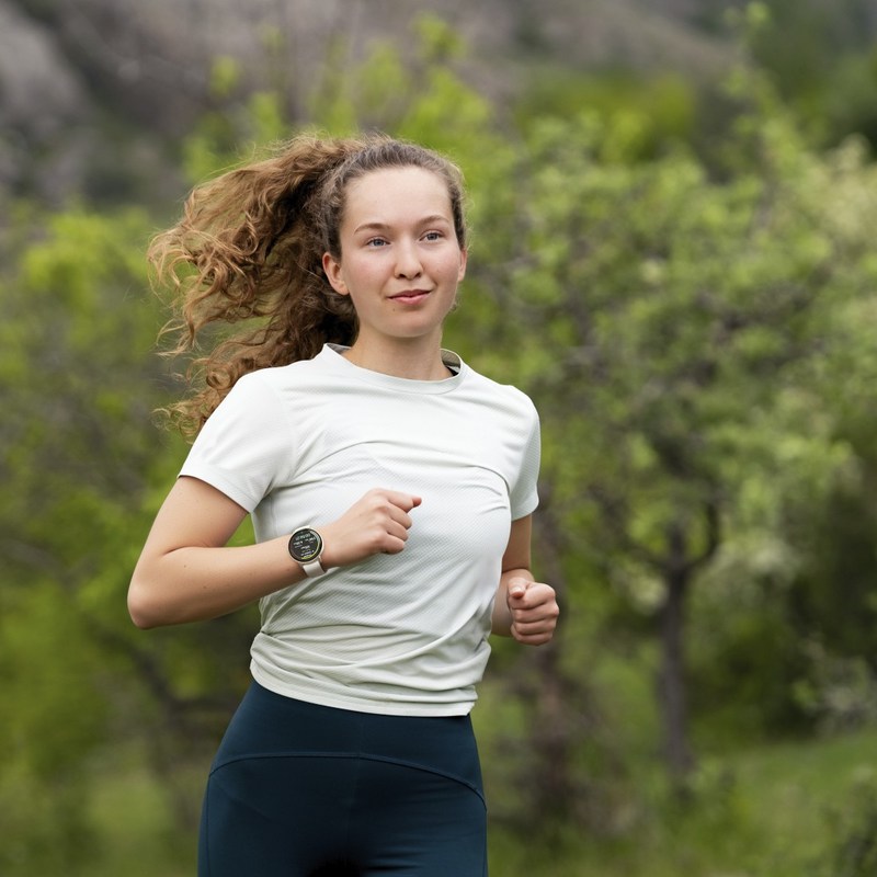 AMOLED, GPS i rozmowy przez zegarek za mniej niż 300 zł? Z Hama 7020 to możliwe