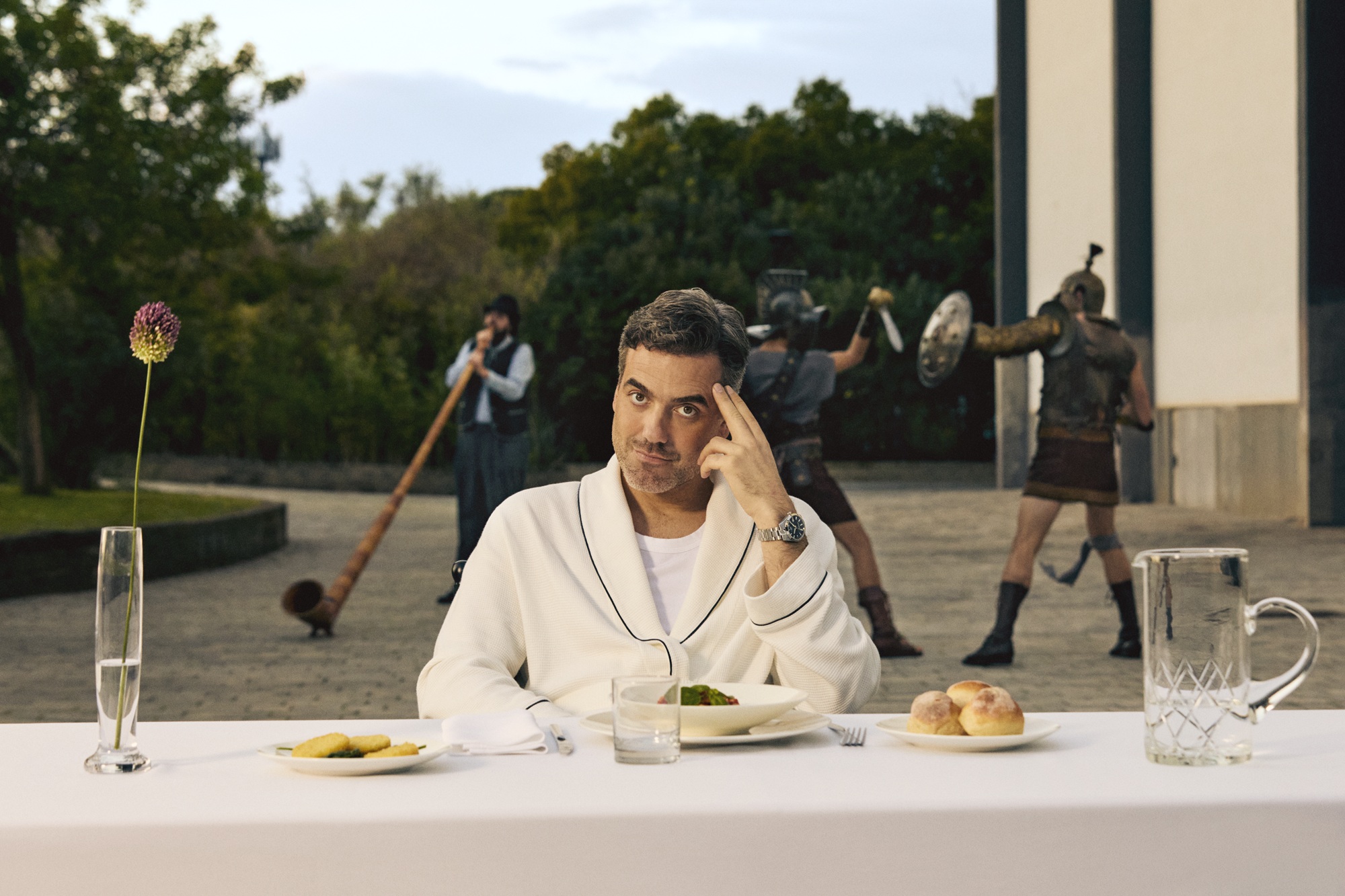 Szwajcarska precyzja i brytyjski dowcip. Nowa kampania marki Tissot wyznacza kierunek dla współczesnego dżentelmena