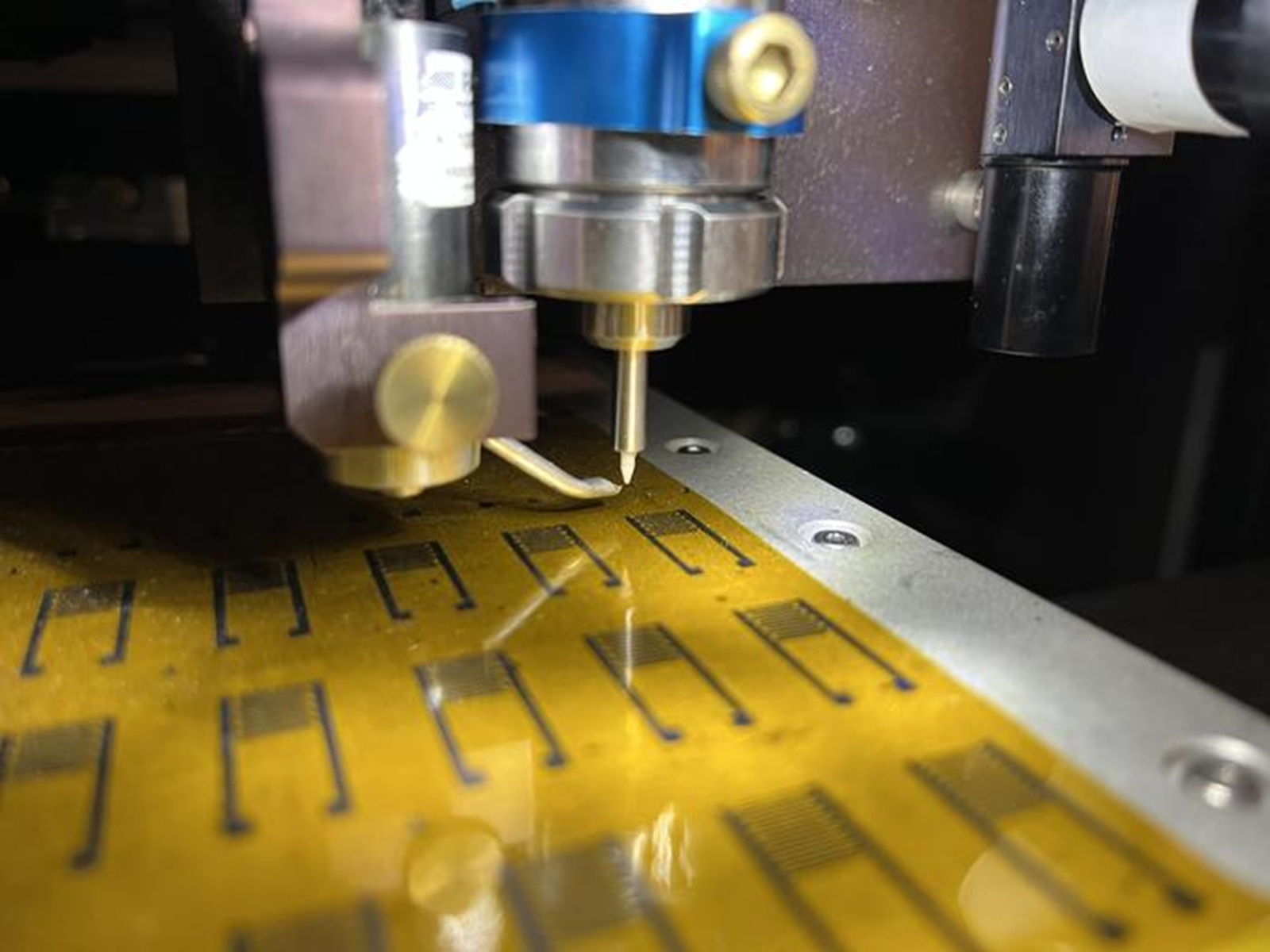 Naukowcy drukują neurony. Te komunikują się z mózgiem w genialnym eksperymencie