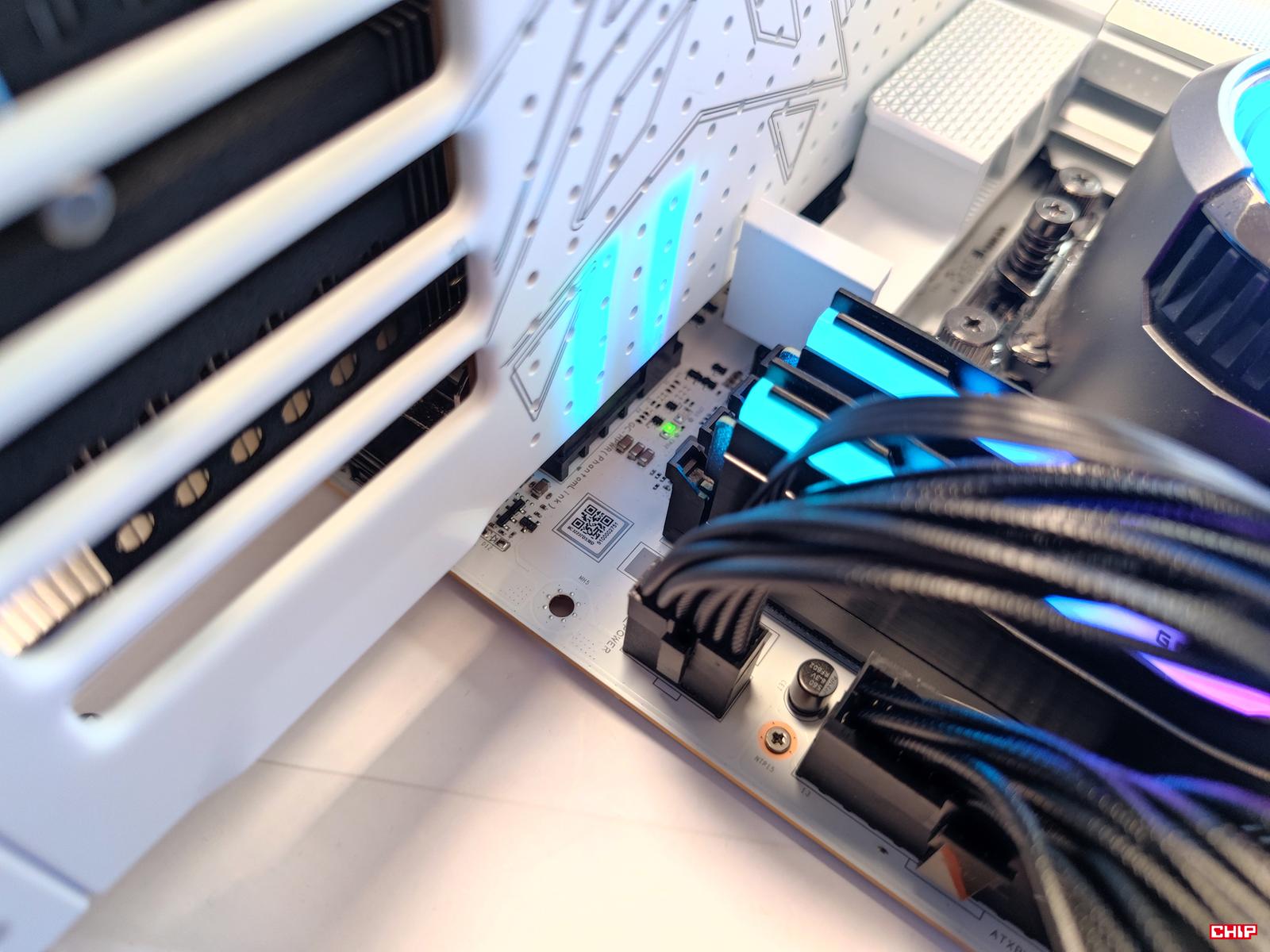 test Sapphire Nitro+ X870EA PhantomLink Polar Edition, recenzja Sapphire Nitro+ X870EA PhantomLink Polar Edition, opinia Sapphire Nitro+ X870EA PhantomLink Polar Edition