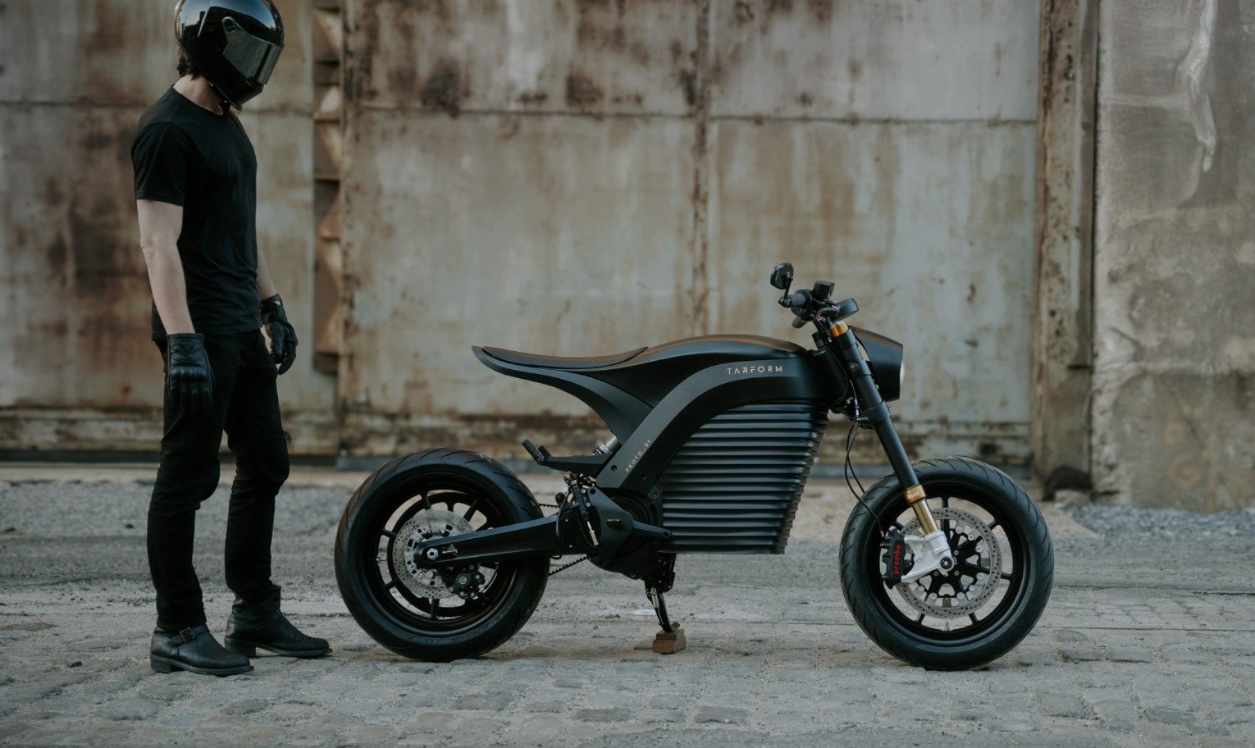 Motocykle elektryczne długo szukały własnej duszy. Tarform Vera może być jednym z ciekawszych tropów