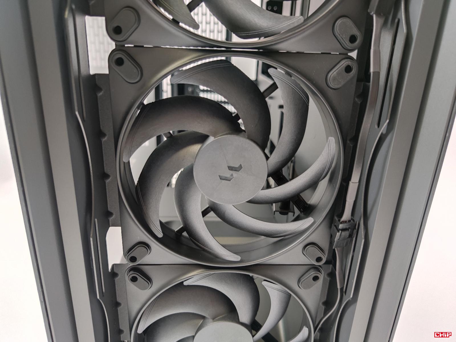 test Fractal Design Summit Blackout TG Light Tint, recenzja Fractal Design Summit Blackout TG Light Tint, opinia Fractal Design Summit Blackout TG Light Tint
