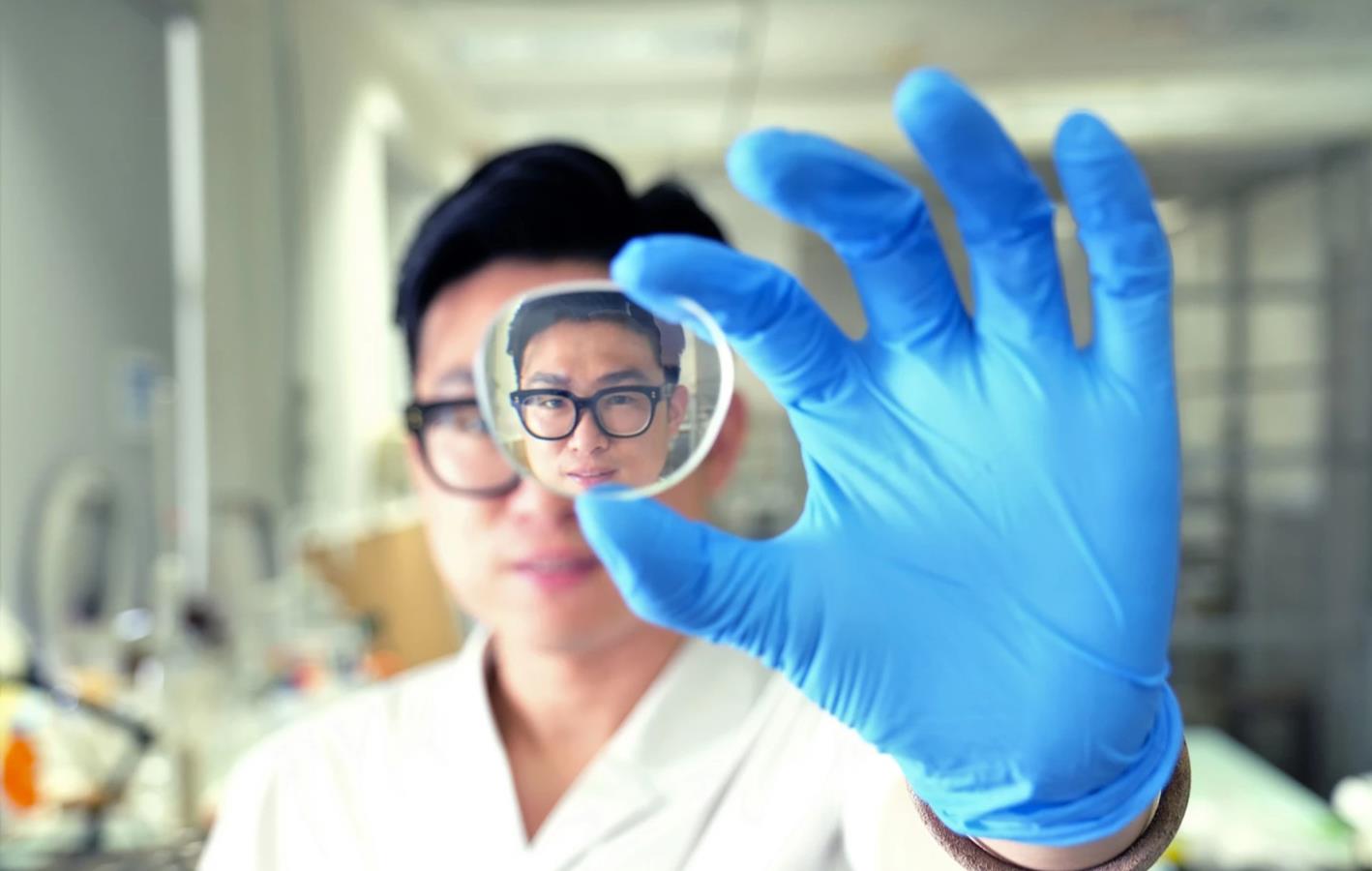 OLED-y znikną nam z oczu, a jednocześnie będą świecić. Zrobili wyświetlacz-ducha
