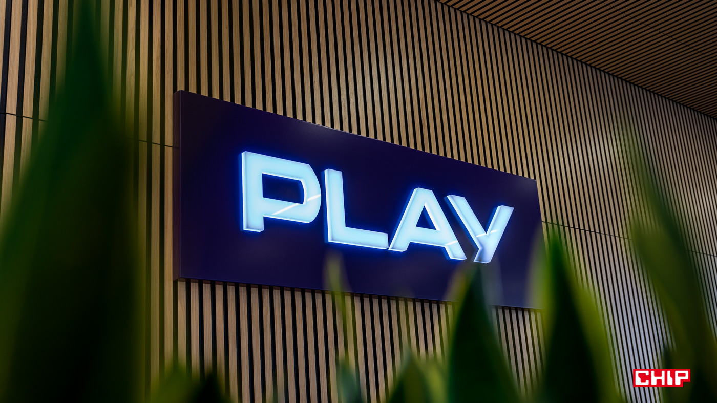 eSIM w Play bez wychodzenia z domu. Autopay wprowadza fotoweryfikację