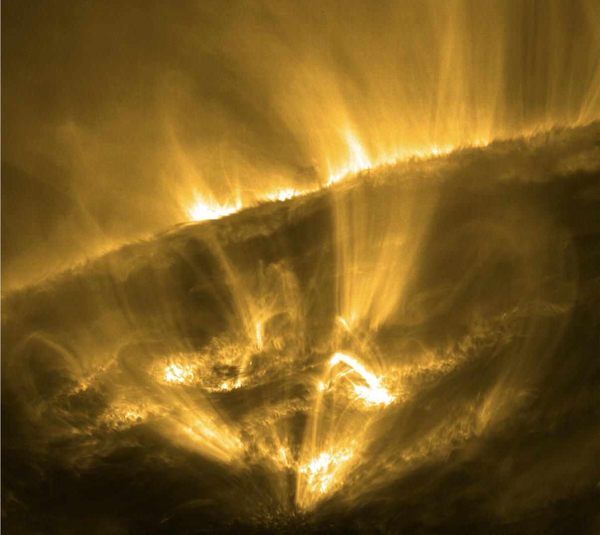 Potężna dziura na Słońcu może nieźle namieszać. NOAA wydała ostrzeżenie dla Ziemi