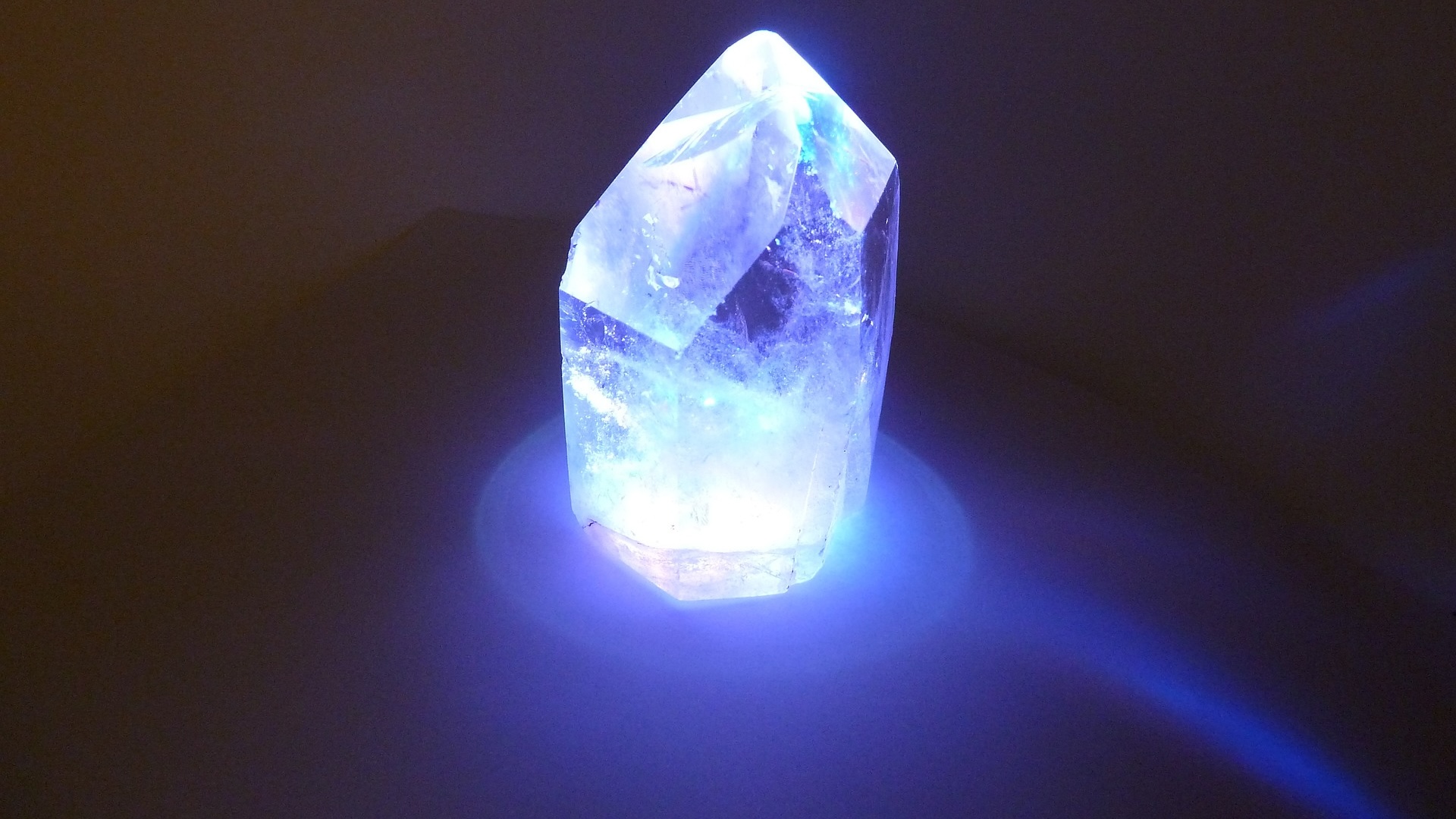 Chiny tworzą największy kryształ laserowy świata. Nowa era broni energetycznej?