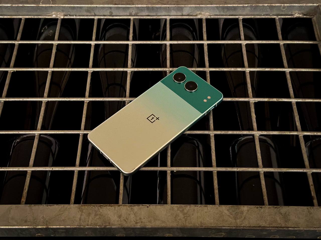 OnePlus nie zwalnia tempo. OxygenOS 16 trafia do średniaków