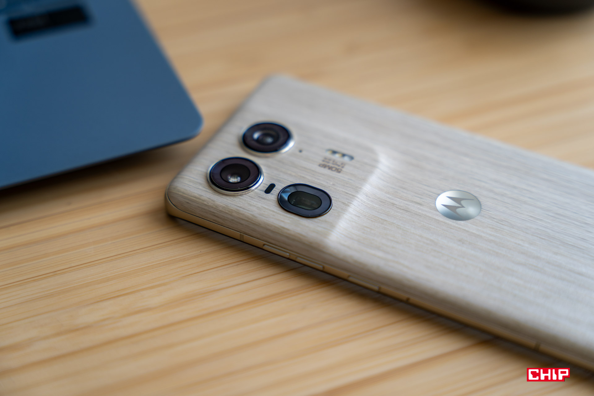 Koniec z natrętnymi powiadomieniami. Motorola Edge 50 Ultra w końcu dostaje nowego Androida