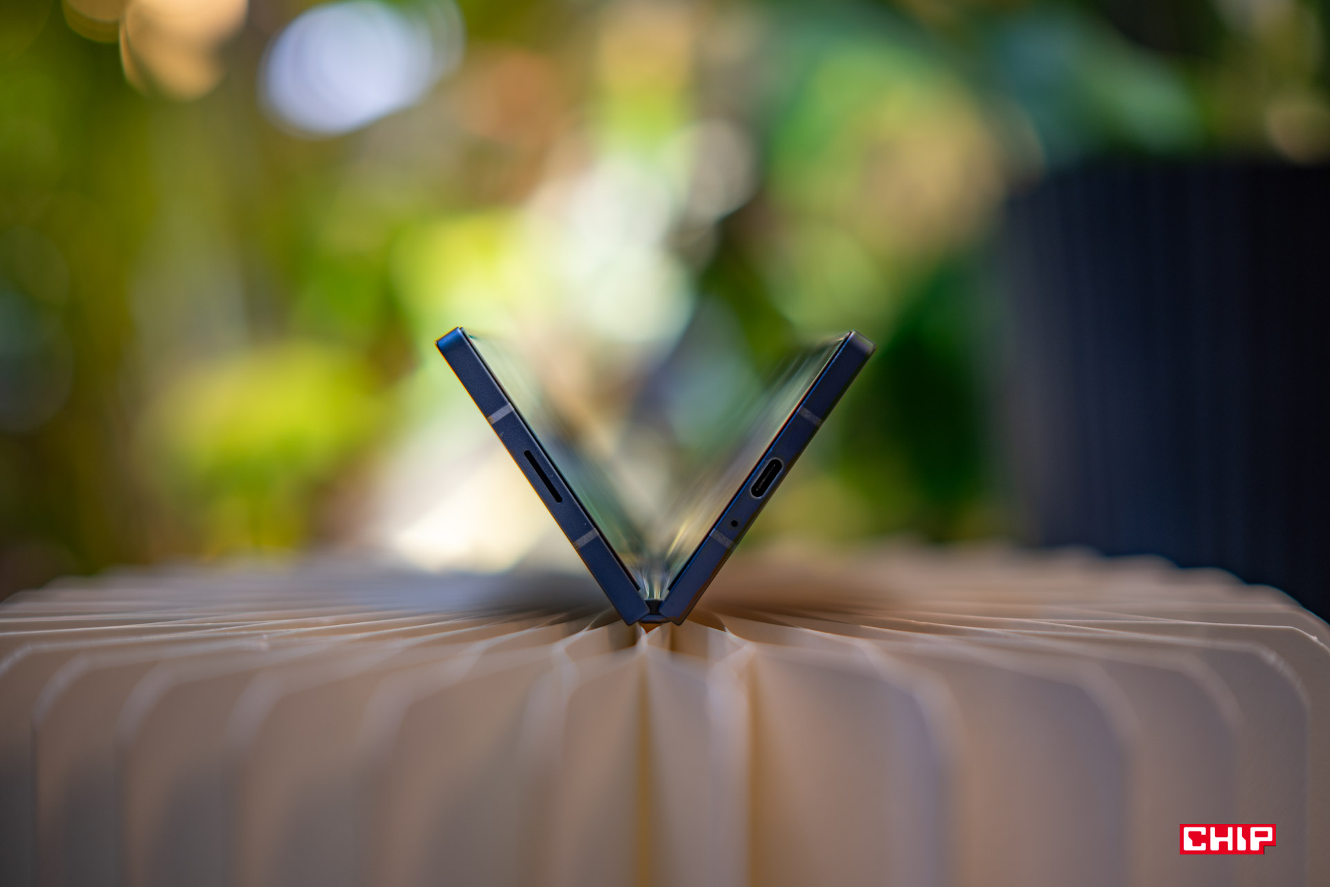 Podwójnie składany telefon Samsunga może nas zaskoczyć