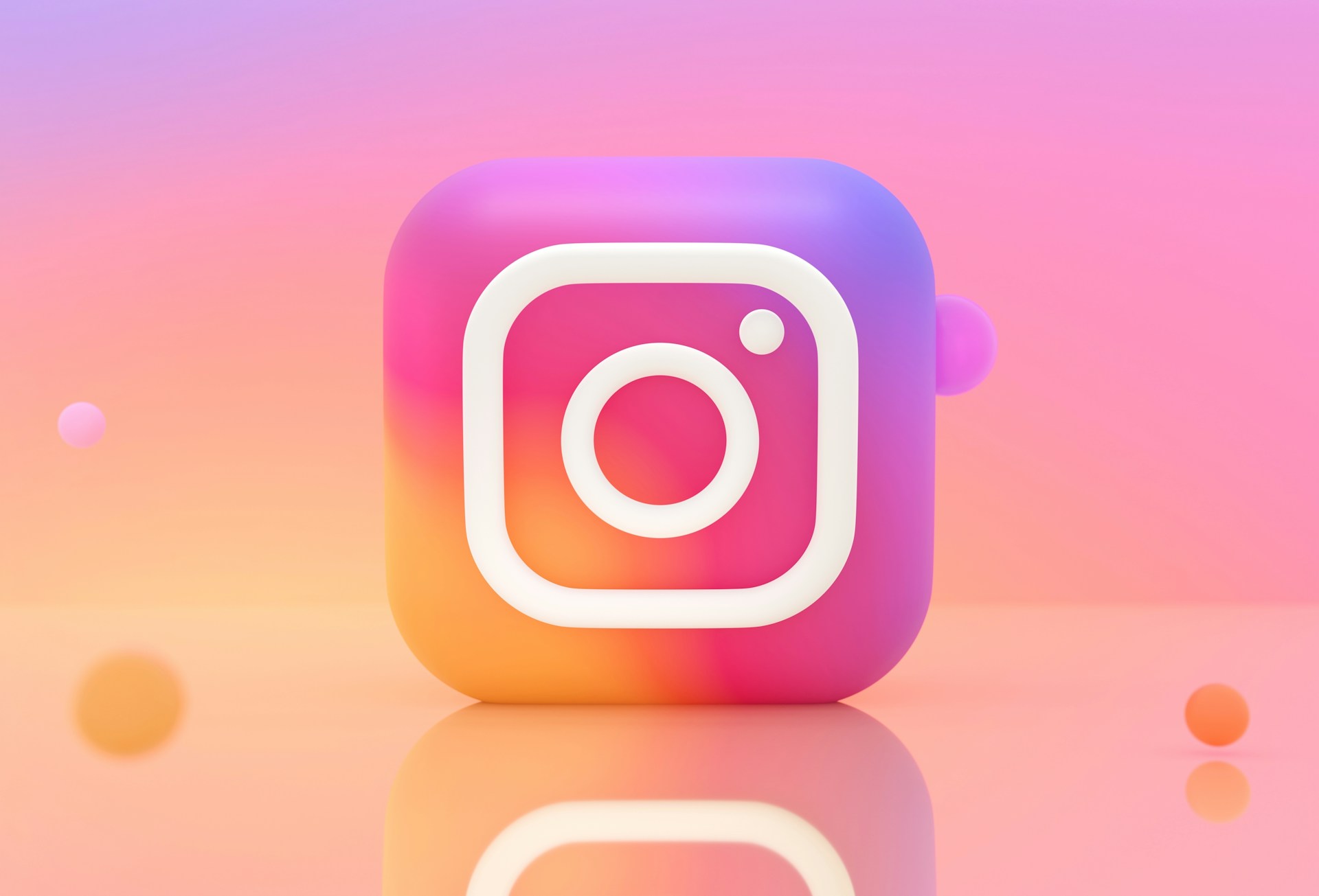 Instagram wprowadza trzy nowe funkcje. Sprawdź, co zmieniają dla użytkowników