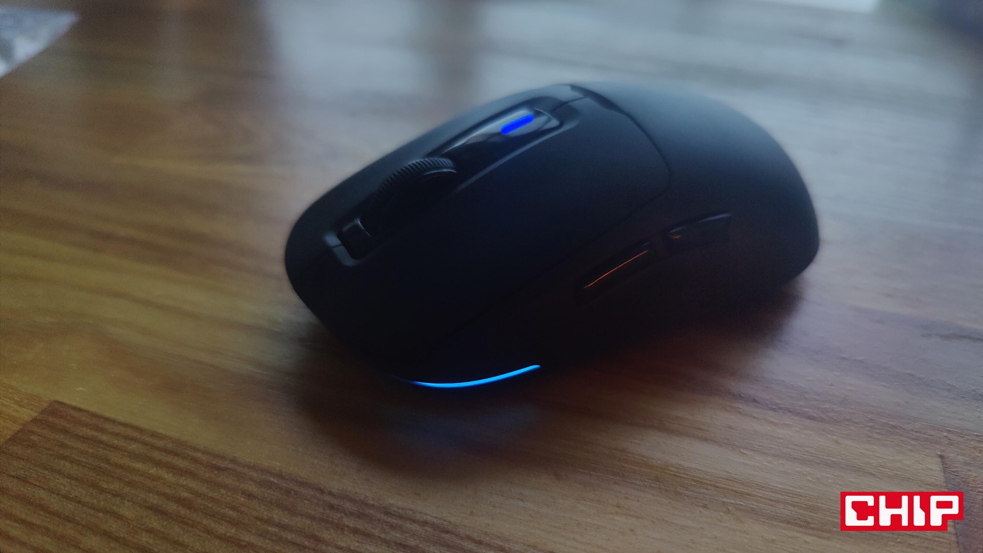 Spędzasz cały dzień w biegu z laptopem i szukasz myszy, która sporo wytrzyma? Seenda MOU-302 ma coś dla Ciebie